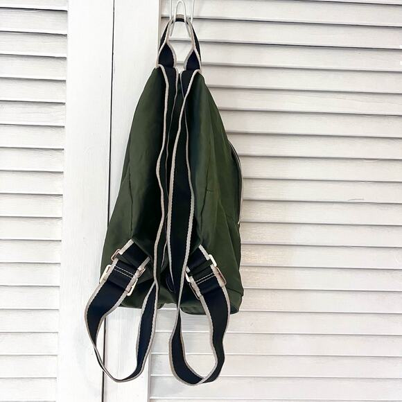 Paravel Fold-Up Backpack Green Nylon Lightweight Packable Adjustable Straps - Picture 3 of 12